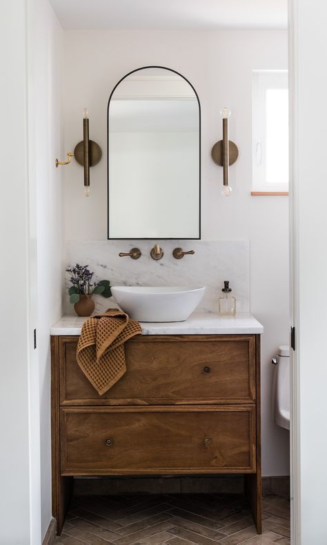 CAPE COTTAGE — Shannon Tate Interiors Bathroom Mirror Vintage, Tiny Sink Ideas, Kid Bathroom Remodel, Tiny Shower Room Ideas, Tile Behind Vanity, Small Master Bath Ideas, Small Washroom, Shannon Tate, Cape Cottage