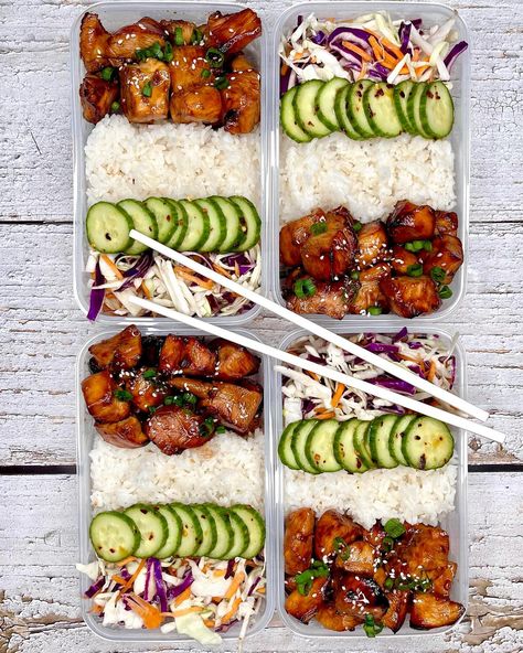 Honey Teriyaki Chicken & Rice Bowls 🥡🥢🍚🍯 *NEW MEAL PREP RECIPE* HOLY HONEY!! This tender and juicy marinated chicken glazed with a sweet and tangy teriyaki sauce is DELISH! Cooked in the air fryer, served over fluffy rice with crunchy colorful cabbage makes for the perfect meal prep! Weight Watchers Points 👉🏼 5 Calories 👉🏼 426 Protein 👉🏼 53g Get 10% off on my book until April 15th! Discover delicious, weight-loss-friendly recipes to support your wellness journey. Get yourself a DIGITAL... Container Meals, Chicken And Rice Bowls, Teriyaki Chicken Rice, Teriyaki Chicken Rice Bowl, Teriyaki Chicken Bowl, Honey Teriyaki Chicken, Teriyaki Chicken And Rice, Lunch Prep, Prep Meals