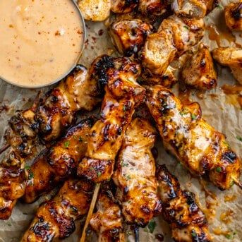 Bang Bang Chicken Skewers - I Am Homesteader Bang Bang Chicken Skewers, Cubed Chicken, Bang Bang Sauce, Bang Bang Chicken, Chicken Skewer Recipe, Wooden Skewers, Kabob Recipes, Skewer Recipes, Air Fryer Recipes Chicken