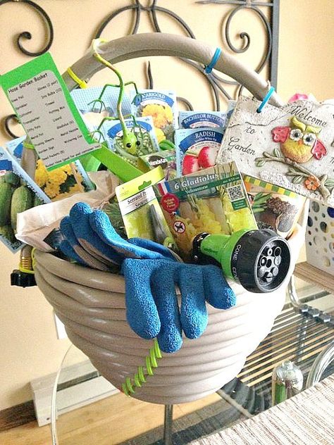 17 Themes For You To Make The BEST DIY Gift Baskets - April 2019 - Ducks 'n a Row Herb Garden Gift Basket, Hose Wreaths, Wedding Shower Gifts Basket, Homemade Housewarming Gifts, Retirement Gifts Diy, Gardening Basket, Retirement Gift Basket, Garden Baskets, Auction Gift Basket Ideas