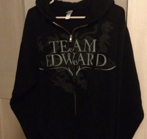 Team Edward, Digital Closet, Chanel Deauville Tote Bag, The Team, Get It, Graphic Sweatshirt, My Style, Wardrobe, Sweatshirts