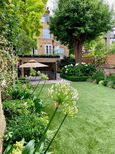 Wandsworth, London - Tom Howard Gardens Wandsworth London, Dream Garden Backyards, Garden Design London, Front Lawn Landscaping, Townhouse Garden, Small Garden Landscape, Courtyard Gardens Design, Garden Flower Beds, Modern Backyard Landscaping