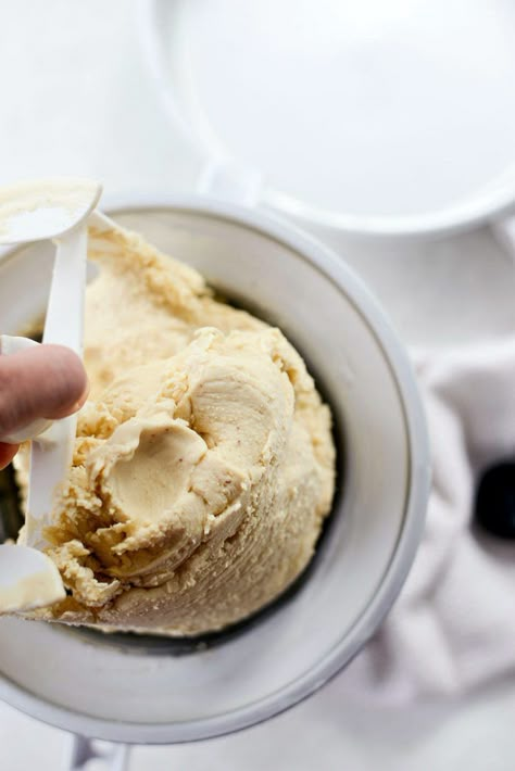 Brown Butter Ice Cream, Butter Ice Cream, Brown Sugar Ice Cream, Homemade Custard Ice Cream Recipes, Sweet Cream Ice Cream Recipe, Best Ice Cream Recipe, Ice Cream Recipe, Unique Ice Cream Flavors, Homemade Ice Cream Sandwiches