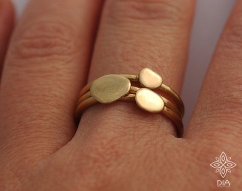 Rings Minimal, Stacking Rings Gold, Rose Gold Stackable Rings, Dainty Gold Ring, Pebble Ring, Stacked Wedding Bands, Dainty Gold Rings, Ringe Gold, Gold Ring Stack