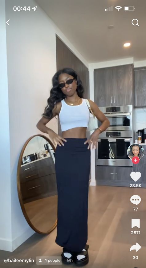 Maxi Skirt Concert Outfit, Maxi Skirt Outfits Black Women, Long Skirts Loafers, Long Bodycon Skirt Outfit, Maxi Skirt Outfit Summer Black Women, Sol Blume Outfits, Black Long Skirt Outfit Aesthetic, Maxi Skirt Outfit Black Women, Long Skirt Outfits Black Women