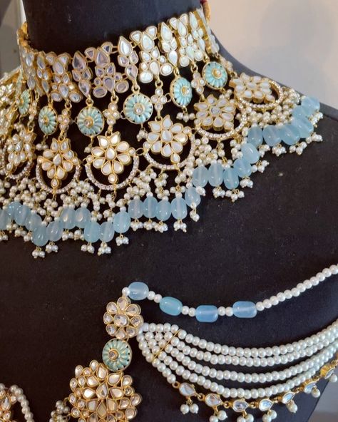 RANGPOSH JEWELS on Instagram: “Get the rajput bridal look with our Chamak bridal set in kundan and Tiffany blue beads. Can be customised in any colour. Order online at…” Blue Bridal Jewelry Indian, Nikkah Jewelry, Rajput Jewellery, Bridal Jewellery Inspiration, Indian Bridal Jewellery, Gray Jewelry, Pakistani Jewelry, Blue Bridal, Set Jewelry