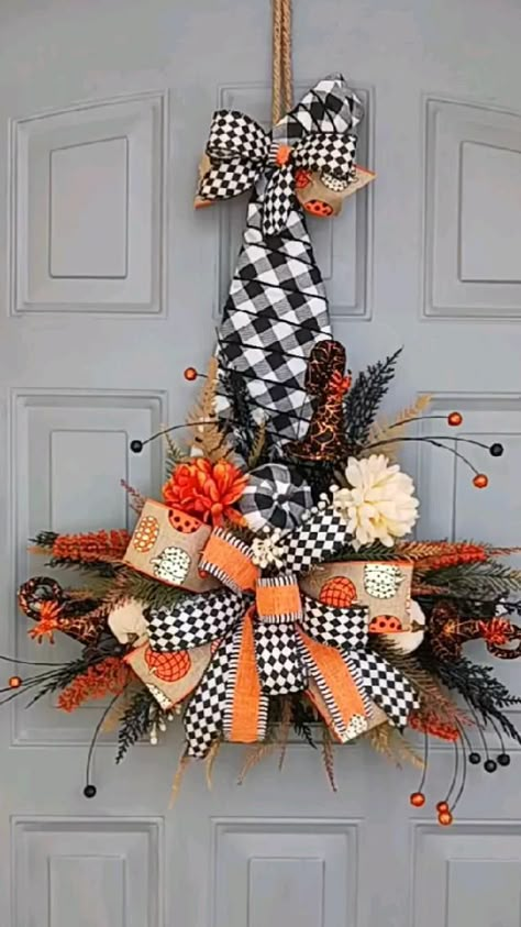 Dollar Tree Witch Hat, Halloween Witch Hat Wreath, Fall Deco Mesh Wreath, Fall Decor Wreaths, Fall Pumpkin Crafts, Fall Thanksgiving Wreaths, Fall Decor Diy Crafts, Wreath Halloween, Halloween Crafts Decorations