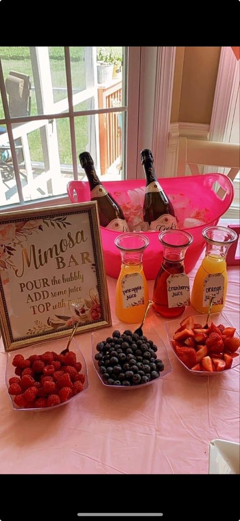 Brunch Style Baby Shower Ideas, Brunch Baby Shower Theme, Brunch Themed Baby Shower Ideas, Brunch Gender Reveal, Baby Brunch Shower Ideas, Brunch Baby Shower Food, Gender Reveal Brunch, Brunch Baby Shower Ideas, Baby Shower Brunch Ideas