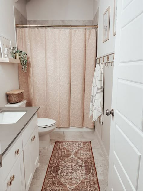 #follow #bathroomdecor #bathroom #house #homedecorideas #home #homedecor #lifestyle #blogging #blogger #blog Campus Room, Bathroom Ideas Decor, Relaxing Sunday, Guest Bathroom Decor, Board Batten, Restroom Decor, Bathroom Inspiration Decor, Future Apartment, Upstairs Bathrooms