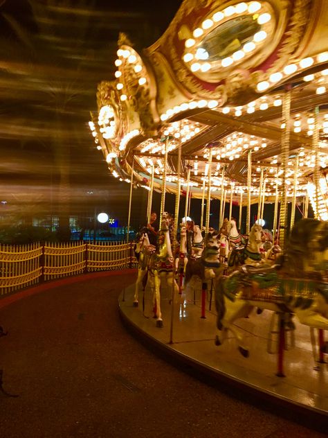 carnival carousel aesthetic photography pc: Ashtyn Frye Carousel Aesthetic, Carnival Aesthetic, Carousel, Carnival, I Hope, Yellow