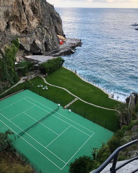 Mode Tennis, Tennis Aesthetic, Friend Photoshoot, Positano, Travel Inspo, Pretty Places, Tennis Court, Country Club, Old Money