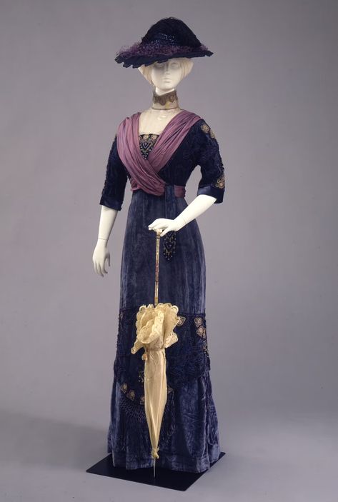 Day dress | Uffizi Galleries Edwardian Wardrobe, Ladies Costumes, 1900's Fashion, Antique Dresses, 1920's Fashion, 1910s Fashion, Edwardian Dress, Antique Fashion, Clothing Pieces