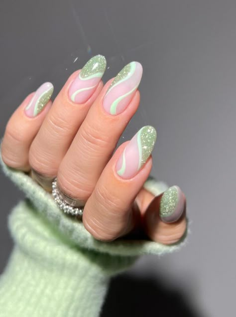 Mint Green Nail Designs, Bow Nail Designs, Dark Pink Nails, Mint Green Nails, Mint Nails, Bow Nail, Green Nail Art, Christmas Gel, Green Nail Designs