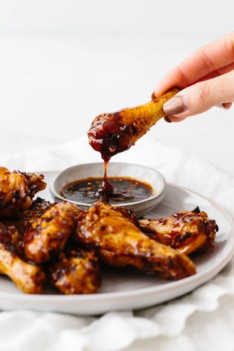 Soy garlic ginger chicken wings are a sticky, sweet and flavorful appetizer with a kick! The perfect party or Super Bowl recipe! Soy Ginger Sauce Recipes, Honey Garlic Ginger Sauce, Ginger Soy Dipping Sauce, Different Wing Sauces, Asian Dipping Sauce For Chicken, Wing Dipping Sauce Recipes, Sweet Ginger Sauce, Chicken Wing Dipping Sauce, Ginger Chicken Wings