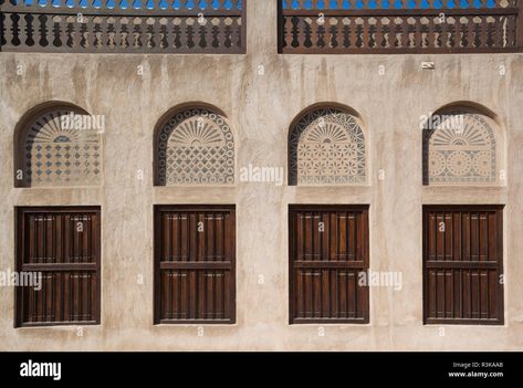 Uae Traditional, Bur Dubai, Colorful Pottery, Historic District, Architecture Illustration, Traditional Architecture, Carpet Colors, Historical Architecture, First World