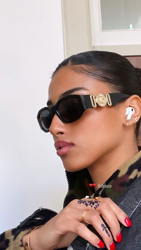 Versace Sunglasses Women, Versace Man, Man Sunglasses, Fashion Promotion, Sunglasses Outfit, Fashion Eye Glasses, Versace Sunglasses, Cool Sunglasses, Teenager Outfits