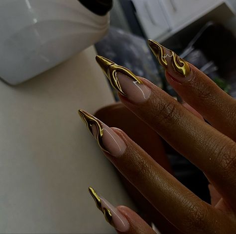 Egypt Inspired Nails, Steletoes Nails Classy, Gold Goddess Nails, Egyptian Nails Designs, Mixed Metal Nails, Gold Stilletos Nails, Birthday Nails Capricorn, Birthday Nails Stiletto, Arab Nails