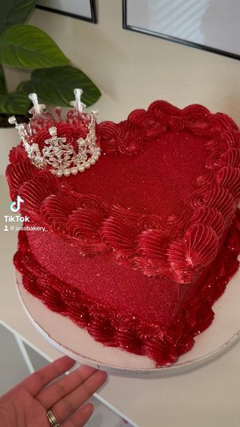 Red glitter heart cake with crown  #red #redglittercake #heartcake #heartshapedcake #redglittercakewithcrown #crownoncake #glittercake #glittercakes #redcake #birthdaycakes #birthdaycakeideas #glitterheartcake Red Velvet Rose Cake, Red Glitter Heart Cake, Rise Of Red Cake Ideas, Rise Of Red Birthday Cake, 38 Birthday Cake For Women, Queen Of Hearts Cake Birthday, Rise Of Red Cake, Red Heart Cake Birthday, Red Velvet Birthday Cake Ideas For Women