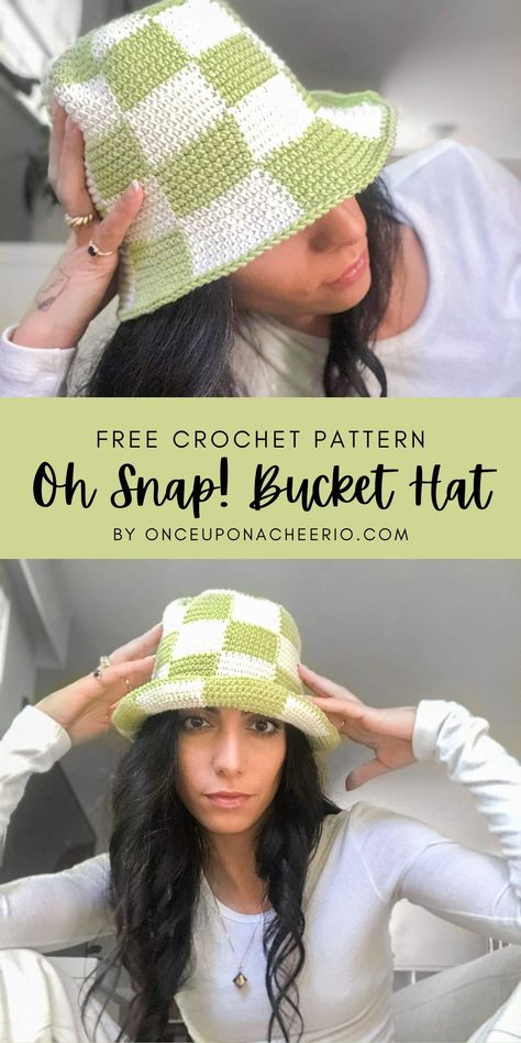 Make this crochet checkered bucket hat with this free crochet pattern! Get ready for spring/summer with this easy beginner friendly crochet pattern! Checkered Bucket Hat, Crochet Checkered, Pola Topi, Beginner Friendly Crochet, Bucket Hat Pattern, Crochet Hat Free, Mode Crochet, Oh Snap, Crochet Design Pattern