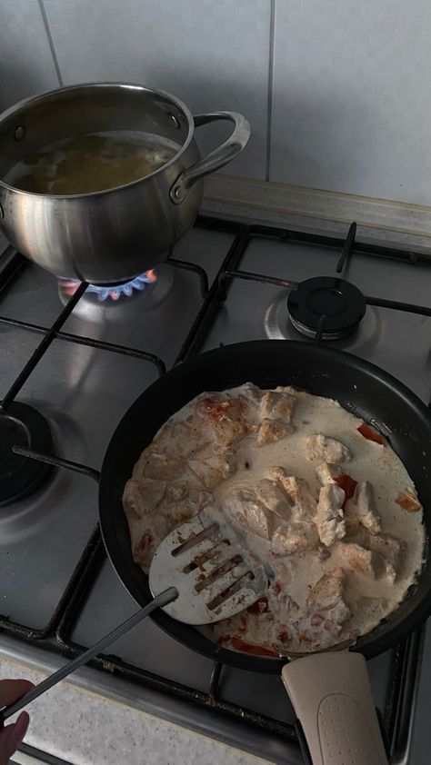 Cooking Astethic, Home Cooking Aesthetic, Aesthetic Pasta, Baking Aesthetic, Cooking Aesthetic, She Cooks, Exploring The World, Cook At Home, Indian Cooking