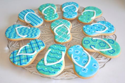 Flip Flop Cookie, Summer Sugar Cookies, Cookies Summer, Summer Cookie, Beach Cookies, Decorating Flip Flops, Beach Cakes, Sugar Cookie Ideas, Cutout Cookies