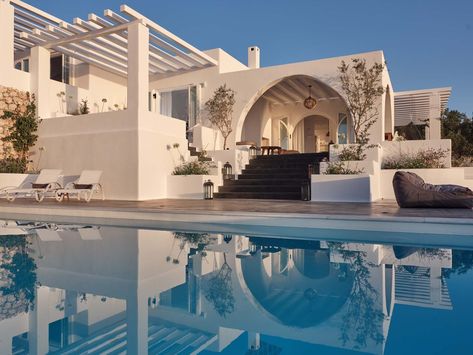 The Villas - Luxury Greek Villas For Our Guests - The Peligoni Club Greece House, Santorini Villas, Greece Villa, Greek Villas, Mediterranean Villa, Greek House, Villa With Private Pool, Beautiful Villas, Luxury Villas