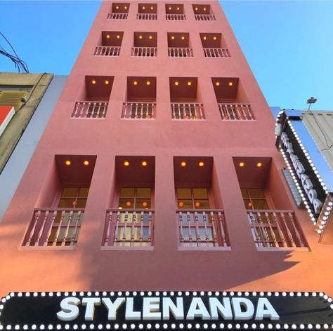 Stylenanda Pink Hotel, Pink Hotel, Artistic Elements, Shop Front Design, Legally Blonde, Shop Front, Cool Wallpapers, Booth Design, 인테리어 디자인