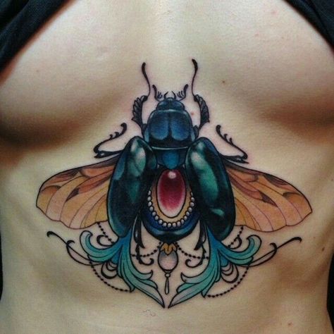 Scarabeo Scarab Beetle Tattoo, Scarab Tattoo, Sternum Tattoo Design, Tattoo Sonne, Beetle Tattoo, Petit Tattoo, Kunst Tattoos, Bug Tattoo, Insect Tattoo