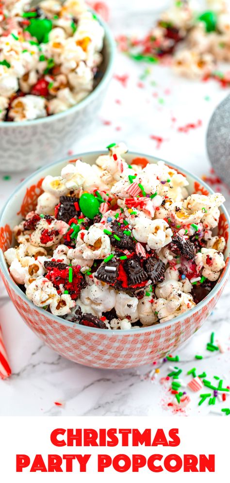 Christmas Party Popcorn, Holiday Snacks Christmas, Popcorn Ideas, Chocolate Potato Chips, Cookie Milkshake, Movie Night At Home, Party Popcorn, Perfect Movie Night, Christmas Popcorn