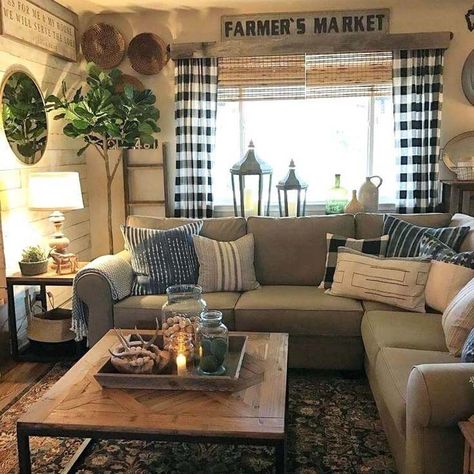 Inviting Farmhouse Living Room with Buffalo Plaid #livingroom #design #decorhomeideas Country Farmhouse Living Room, French Country Decorating Living Room, Cozy Farmhouse Living Room, Farmhouse Living Room Decor Ideas, Deco Champetre, Rustic Farmhouse Living Room, Farmhouse Style Living Room, Small Living Room Design, French Country Living Room