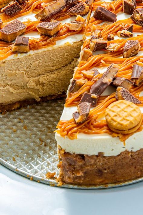 Best Flavored Cheesecake Recipe, Decorating A Cheesecake Ideas, Fun Cheesecake Ideas, Pretty Cheesecake Designs, Crazy Cheesecake Recipes, Cheese Cakes For Birthday, 9 Inch Cheesecake Recipe, Fancy Cheesecakes, Fancy Cheesecake Recipes