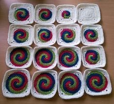 Free pattern for crochet granny squares with a swirl or spiral in the center. Can use different size centers to make it look like a growing shape from top to bottom of a blanket. #freecrochetpatterns #crochet #grannysquares Spiral Crochet Pattern, Spiral Crochet, Granny Square Crochet Patterns Free, Crochet Blocks, Crochet Square Patterns, Granny Squares Pattern, Granny Square Crochet Pattern, Square Patterns, Crochet Square