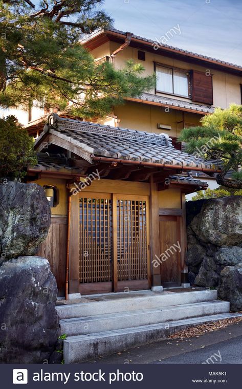 Japanese Courtyard House Plans, Japan House Exterior, Traditional Japanese House Plans, Japanese House Modern, Japanese Courtyard House, Japanese House Exterior, Kyoto House, Japanese Exterior, Japan House Design