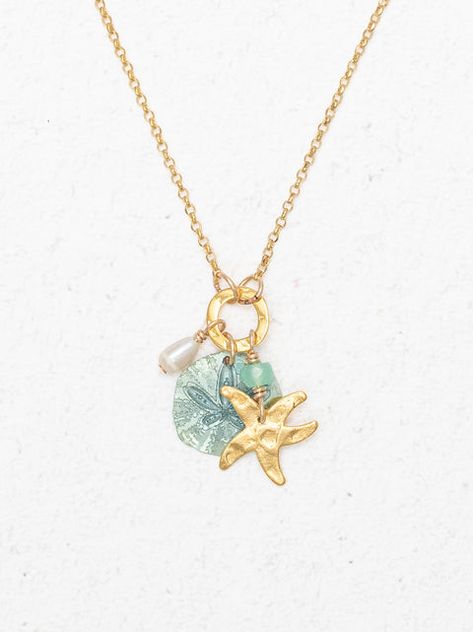 H&m Jewelry, Beach Birthday Idea, Beach Aesthetic Accessories, Beach Necklace Stack, Cute Beachy Jewelry, Summer Wishlist Ideas, Sea Necklace Aesthetic, Beach Wishlist, Cute Necklaces Aesthetic