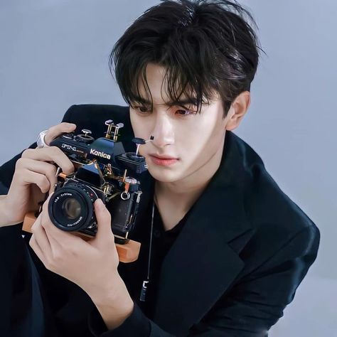 Emo Boy Hair, Handsome Korean, Portrait References, Ulzzang Boy, Pose References, Reference Poses, Boyfriend Pictures, Korean Actors, Pose Reference