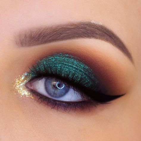 Machiaj Smokey Eyes, Matte Make Up, Make Up Designs, Black Eye Makeup, Trendy Eyeshadow, Makijaż Smokey Eye, Colorful Eye Makeup, Green Eyeshadow, Smokey Eyes