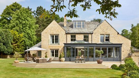 From Dated Conservatory to Modern Orangery - Westbury Garden Rooms Westbury Garden Rooms, Modern Conservatory Ideas, Modern Orangery, Old Conservatory, Kitchen Extension Open Plan, Kitchen Orangery, Modern Conservatory, House Hallway, Conservatory Extension