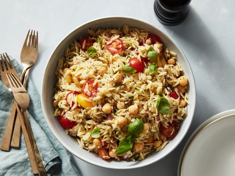 Orzo Salat, Orzo Salad Recipes, Orzo Salad, Giada De Laurentiis, Orzo Pasta, Garbanzo Beans, Orzo, Summer Salads, Couscous