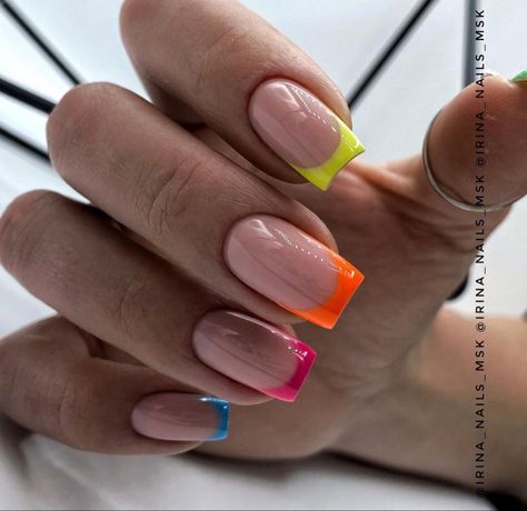 Bright Colored Tips Nails, Neon Nail French Tip, Short Square Neon Nails, Summer French Nails 2024, French Tip Nail Designs, Sassy Nails, Summery Nails, French Tip Acrylic Nails, Makijaż Smokey Eye