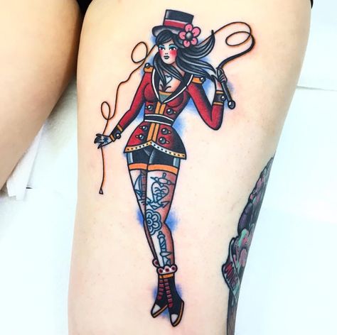 Mum Tattoos, Burlesque Tattoo, Circus Tattoo, Pin Up Girl Tattoo, Tattoo Apprenticeship, Traditional Style Tattoo, Tattoo Themes, Pin Up Tattoos, Traditional Tattoo Art