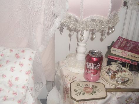 <3 <3 <3 coquette, coquette aesthetic, vintage americana, dollette, girly, pink Vintage Americana Pink, Room Cute Aesthetic, Girly Vintage Aesthetic, Vintage Girly Aesthetic, Pink Vintage Aesthetic, Light Coquette, Vintage Pink Aesthetic, Americana Coquette, Dollete Aesthetic