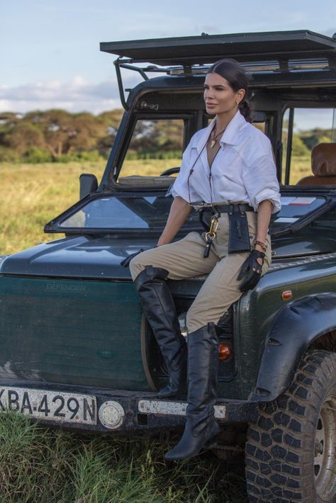 Stylish Safari Outfit Women, Rainforest Outfits Women, Kenya Safari Outfit, Safari Clothing For Women, Safari Look Outfits, Safari Outfit Women Africa, Kenya Outfits, Safari Style Women, Victoria Barbara