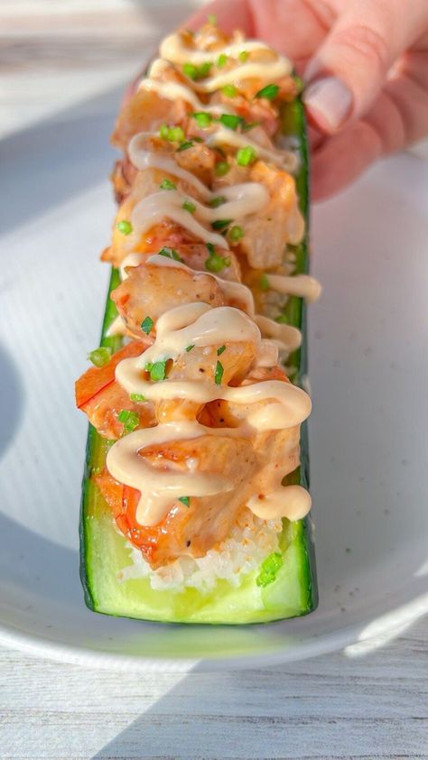 Cucumber Sushi Boats Stuffed Cucumber Recipes, Cucumber Sushi Recipes, Cucumber Nachos, Cucumber Sushi Salad, Shrimp And Cucumber Recipes, Cucumber Dinner Ideas, Meals With Cucumbers, Sushi Cucumber Salad, Crab Sushi Recipes