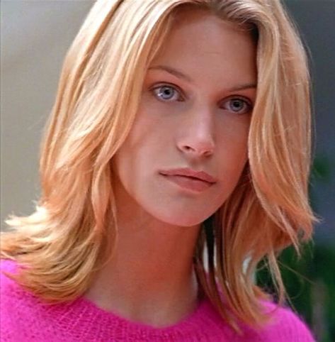 Natasha Henstridge Species, Natasha Henstridge, Blonde Celebrities, Linda Evans, Carrie White, Blonde Actresses, Samantha Jones, Red Hair Woman, Amanda Holden