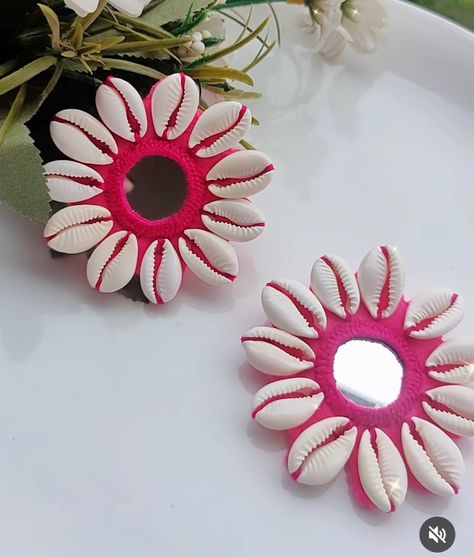 Moti Jwellery Design, Cowrie Shell Earrings, Hand Embroidered Jewelry, Silk Thread Earrings, Diy Earrings Easy, Diy Jewellery Designs, Diy Fabric Jewellery, Crochet Leaf Patterns, Simple Hand Embroidery Patterns