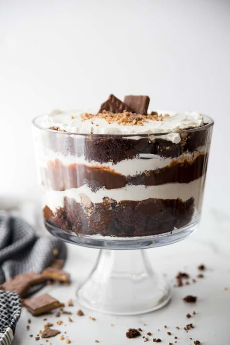 Chocolate Trifle Recipe, Chocolate Trifle Desserts, Lemon Blueberry Trifle, Trifle Bowl Recipes, Trifle Cake, Heath Bar, Tastes Better From Scratch, Chocolate Truffle Cake, Chocolate Trifle