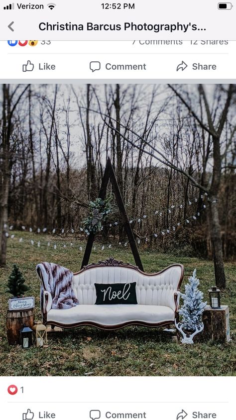 Christmas Bench Photo Shoot, Diy Christmas Photo Props Outdoor, Outdoor Photoshoot Props Ideas, Front Porch Christmas Photo Shoot, Red Barn Christmas Photoshoot, Christmas Greenhouse Photoshoot, Christmas Minis Photography Outdoors, Outdoor Christmas Photoshoot Ideas, Christmas Greenhouse