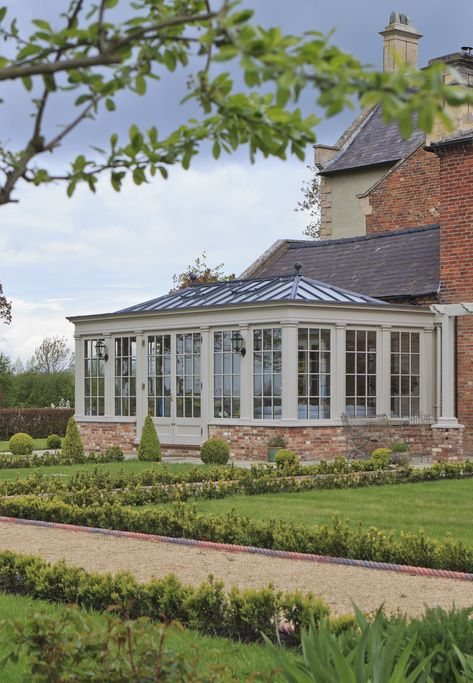 Orangery Extension Kitchen, Living Room Conservatory, Kitchen Orangery, Conservatory Extension, Kitchen Conservatory, Orangery Extension, Garden Houses, Room Extensions, Sunroom Designs