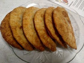 The Life of a Farmer's Wife: Homemade Chocolate Fried Pies! Chocolate Fried Pies, Fried Pies Recipe, Mini Chocolate Pie, Fried Hand Pies, Fried Pie, Homemade Pie Recipes, Sweet Fries, Hand Pie Recipes, Fried Pies