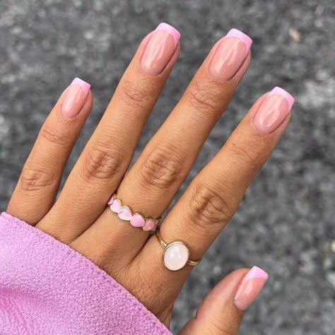 21 Cute & Trendy Pink French Tip Nails to Try in 2024 Pink Frenchies, Ongles Gel French, French Tip Gel Nails, Pink Tip Nails, Pink French Tip, Pink French Nails, Gel Nails French, Baby Pink Nails, Squoval Nails